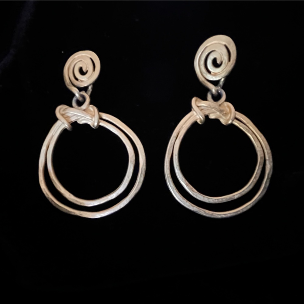 Really cute brushed gold colored earrings